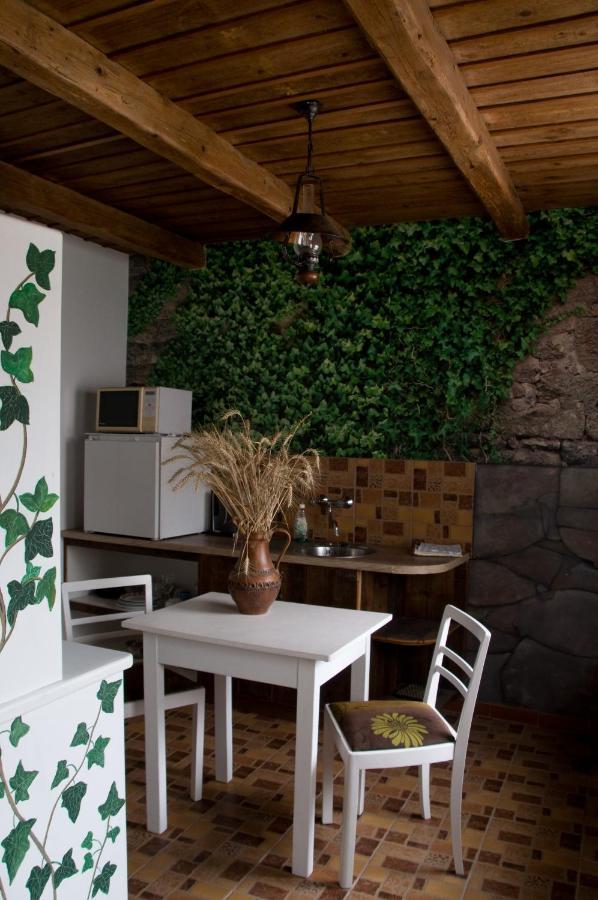Notas Tuecsoek Vendeghaz Apartment Agyagosszergeny ภายนอก รูปภาพ